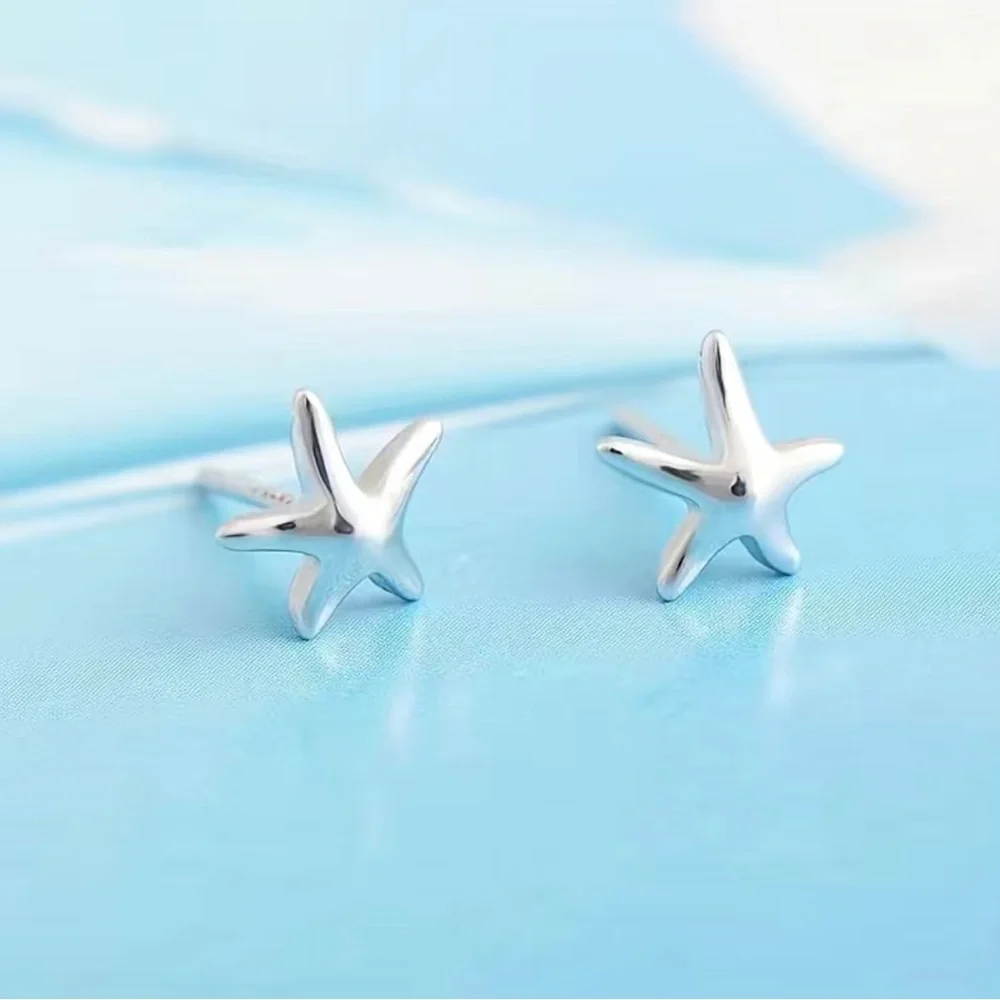Cute Little Starfish Stud Earrings Versatile Simple Ladies Ear Accessories Gift - Picture 2 of 5